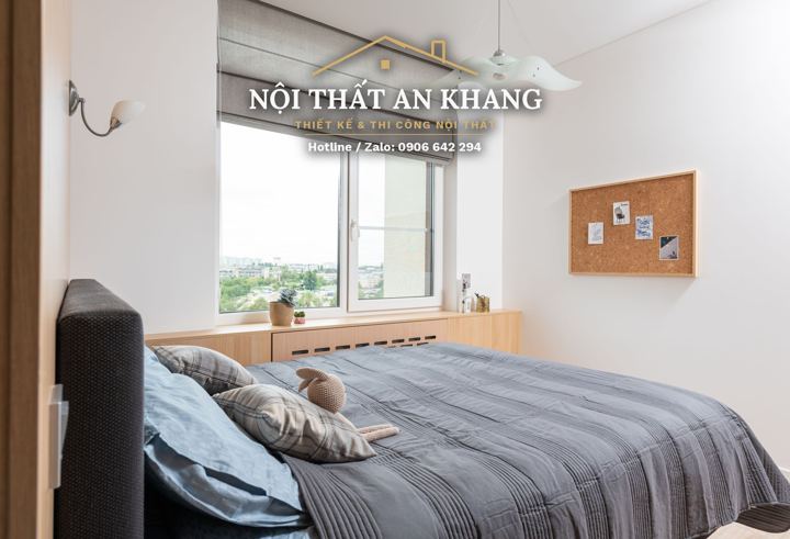 Phòng ngủ gỗ sồi vàng – tủ áo mở, vách đầu giường ốp gỗ – góc 7